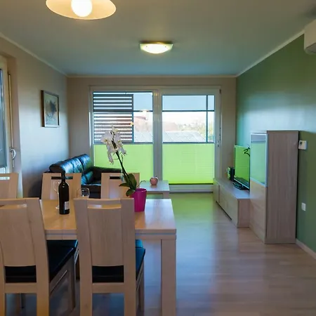 Apartma Strk *